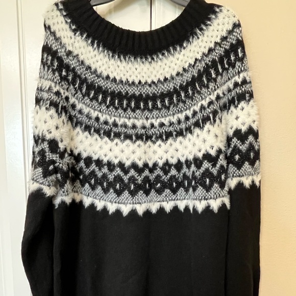 JACQUARD CREWNECK SWEATER - FAIR ISLE in black and white, size 1x - Picture 4 of 5